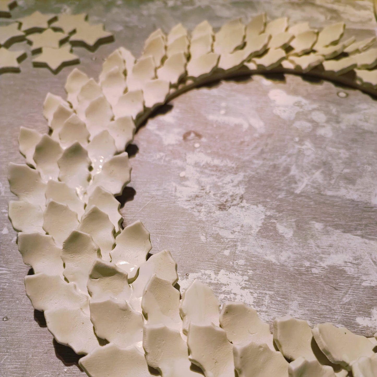 Atelier Céramique – Couronne de Noël
